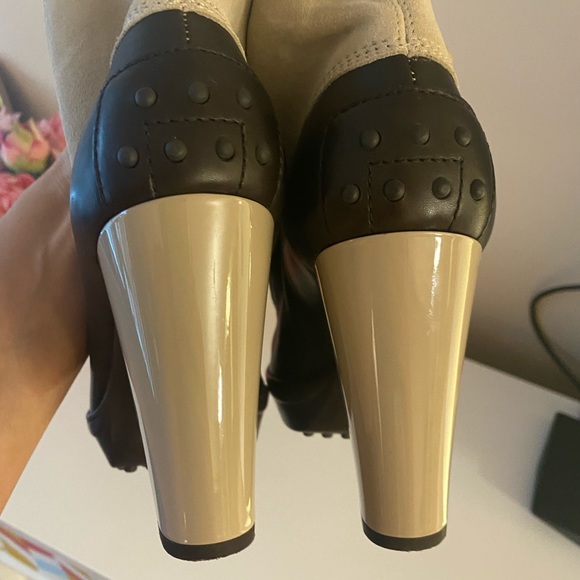 Tod’s leather/suede ankle booties, mint condition! - Picture 7 of 8